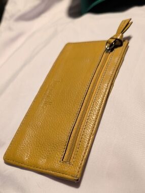 Tignanello Tan Pebbled Leather Zip Card Case Wallet